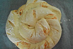 Specialități - pâine cu măsline - pâine cu bulion și busuioc