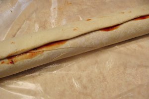 Rondele picante, din foietaj cu ketchup si chimen