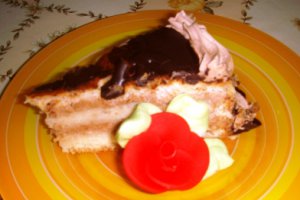 Tort cu ciocolata si crema de unt