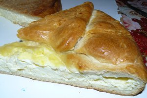 Pâine gustoasă si lichii cu brânză