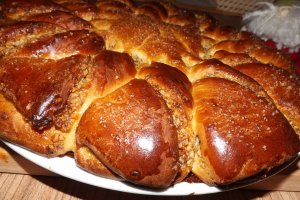 Cozonac "Floare" cu nuca
