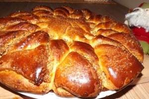 Cozonac "Floare" cu nuca