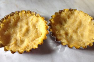 Cosulete de mamaliga cu cabanos si cascaval