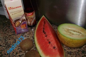 Salata de fructe cu caramel