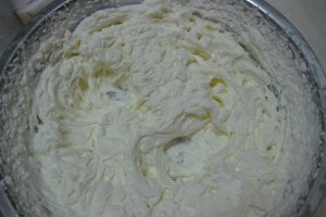 Prajitura cu nuca de cocos si crema de vanilie