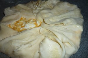 Placinta foietaj cu branza sarata