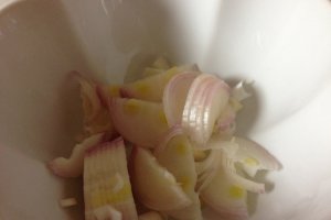 Salata de naut cu sfecla rosie si ceapa