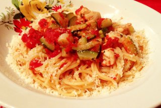 Spaghete cu zucchini si pui