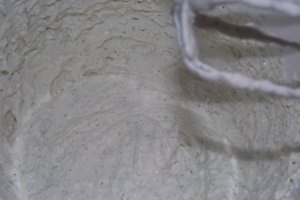 Rulouri de bacon afumat cu crema de branza