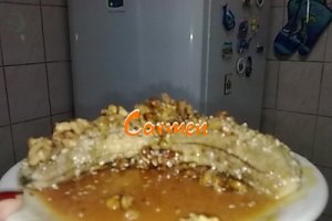 Banane cu nuci si lichior de portocale.