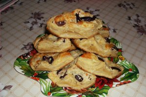 Pateuri cu masline si cascaval