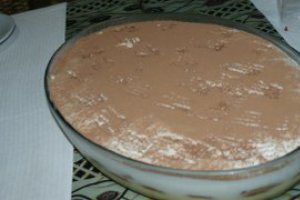 Desert cu biscuiti si crema de lapte (Doce de bolacha)
