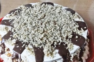 Tort cu nuca si vanilie