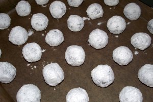 Fursecuri cu ciocolata si nuca (chocolate crinkles)