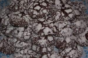 Fursecuri cu ciocolata si nuca (chocolate crinkles)