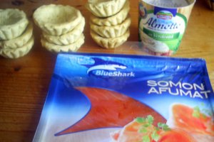 Cosulete cu crema de branza si somon