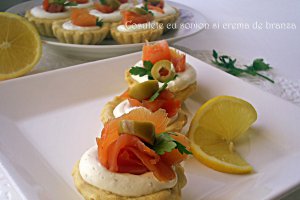 Cosulete cu crema de branza si somon
