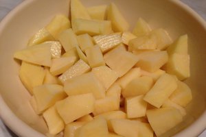 Mancarica de cartofi cu praz si pulpe de curcan
