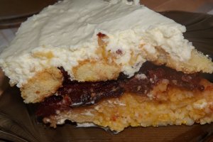 Budinca de orez cu gutui si crema de vanilie