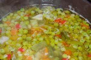 Ciorba de legume cu tarhon