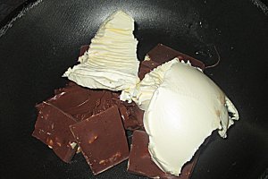 Chocolate crinkles