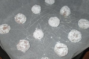 Chocolate crinkles
