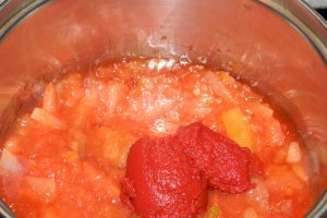 Tortellini cu prosciutto in sos dulce acrisor