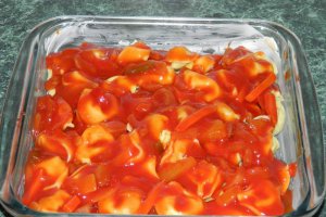 Tortellini cu prosciutto in sos dulce acrisor