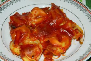 Tortellini cu prosciutto in sos dulce acrisor