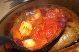 Mancarica rapida cu carnati de casa si legume