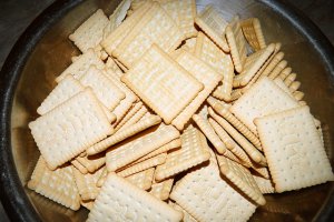 Salam de biscuiţi, reţetă cu ciocolata