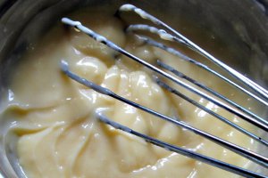 Fantezie cu doua creme si visine