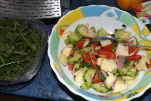 Branza Camembert la cuptor cu salata si crutoane