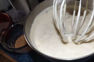 Tort cu migdale, crema de lapte si ganache