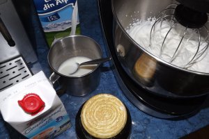 Tort cu migdale, crema de lapte si ganache