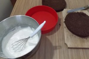 Tort cu migdale, crema de lapte si ganache