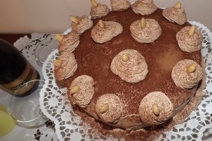 Tort cu migdale, crema de lapte si ganache