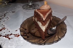 Tort cu migdale, crema de lapte si ganache