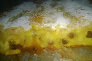 Placinta cu branza dulce si stafide