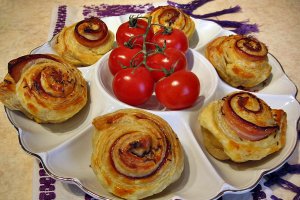 Aperitiv cu foietaj si bacon