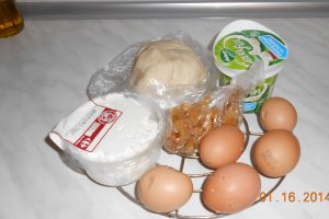 Tarta cu ceva fin pufos si aluat cu osanza