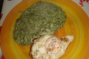 Spanac cu ochiuri