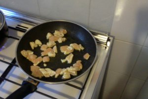 Omleta cu piept de pui si cartofi
