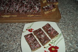 Prajitura cu migdale si crema aromata