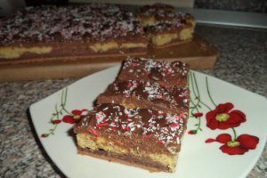 Prajitura cu migdale si crema aromata