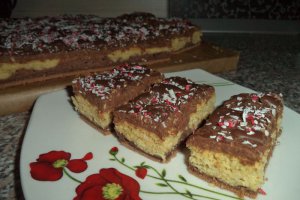 Prajitura cu migdale si crema aromata