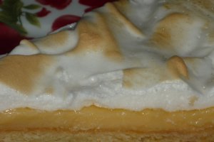 Tarta cu crema de lamaie si bezea