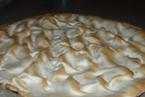 Tarta cu crema de lamaie si bezea