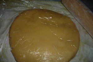 Tarta cu crema de lamaie si bezea