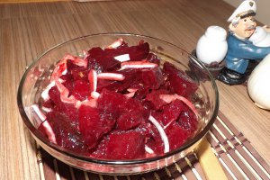 Salata de sfecla rosie cu fenicul